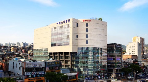 연세스타병원이 정식 개원과 함께 전문, 체계적인 진료를 위해 무릎 전담팀 시스템을 도입한다