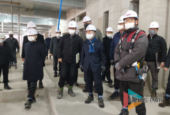 이재정 교육감, 광교 새청사 건립공사 현장 점검