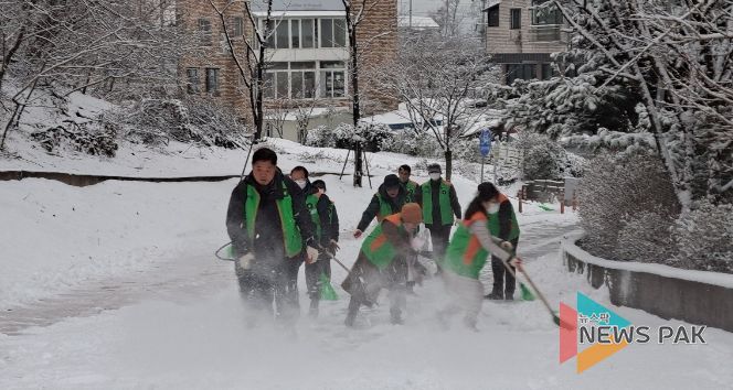 의왕시 지역자율방재단 긴급제설 작업 실시