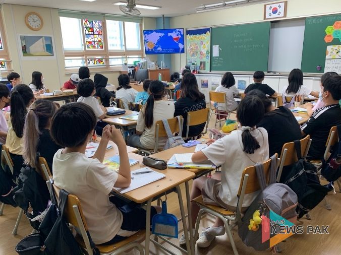 용인특례시가 초등 5학년생을 대상으로 24절기와 기후변화 프로그램을 교육하고 있다