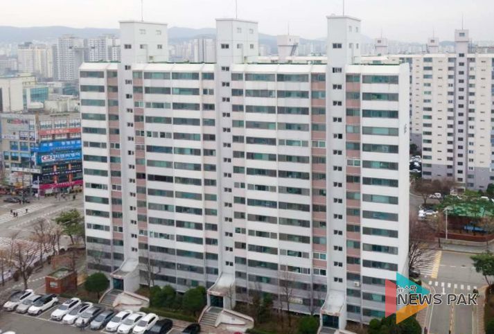 수지구 소재 재건축이 확정된 A아파트 전경