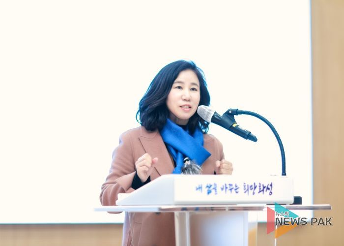 축사하는 화성시의회 김경희 의장