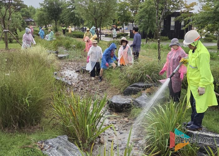 평택시, 경기정원문화박람회 앞두고 시민정원사 자원봉사 활동