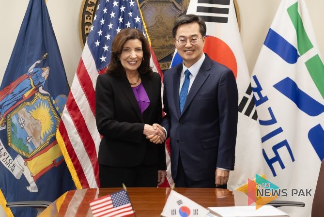 2024년 10월 미국방문시 캐시 호컬 뉴욕주지사와의 면담