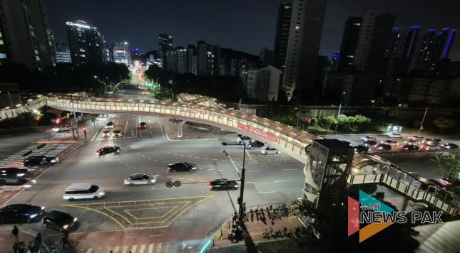 수원시 영통구, 호수공원육교 새 단장 완료