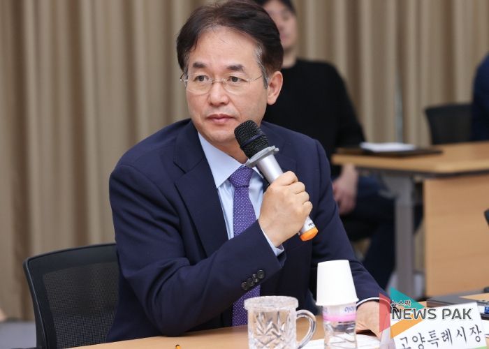 여성 생활체육 활성화를 위한 간담회에서 인사말 중인 이동환 고양특례시장