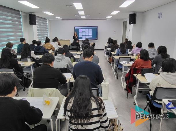 화성특례시가 4일 신규 복지업무 담당 공직자를 대상으로 역량 강화 교육을 하고 있다.