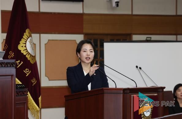 14일 고양시의회 본회의에서 발언하는 정민경 의원