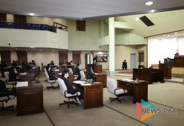 군포시의회는 11월 4일 개회한 제284회 임시회를 19일 폐회했다.