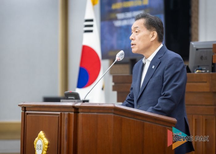 이재준 수원시장이 제397회 수원특례시의회 제2차 정례회에서 2026 시정연설을 하고 있다.