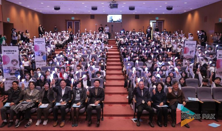 19일 용인특례시청 에이스홀에서 '노래로 기억하고 춤으로 표현하는 광복 80주년'을 주제로 청소년 창작동요·무용 발표회'가 열렸다..