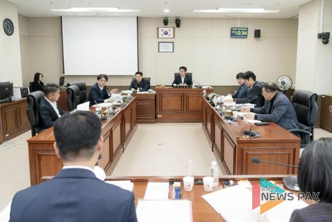 용인특례시의회 도시건설위원회, 행정사무감사 4일차-교통정책국, 건설국 행정사무감사 실시