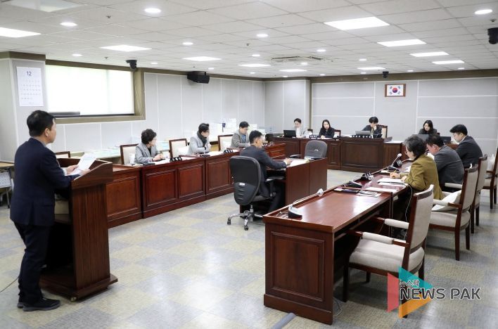 수원특례시의회 문화체육교육위원회, 조례안 등 안건심사