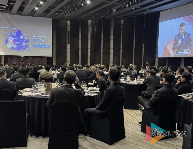 황규돈 수원시 경제자유구역추진단장이 수원 경제자유구역을 소개하고 있다.