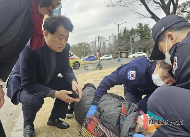 하은호 군포시장 길에 쓰러진 할머니 구조