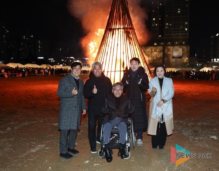 대보름 축제 참석한 시의원 기념 사진