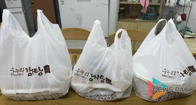 수원시 영통구 영통3동, 수누리감자탕 후원으로 경로당 어르신 감자탕 나눔