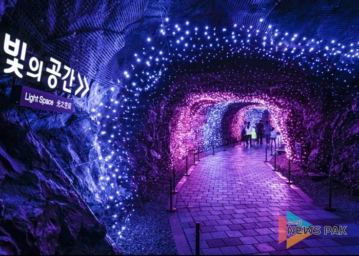 광명동굴 내 빛의 공간