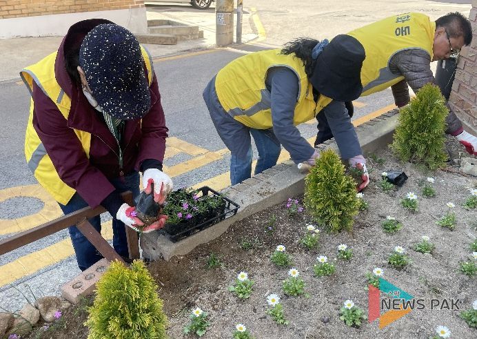 수원시 장안구 영화동 주민자치회, 손바닥정원에 봄 한 줌 심었어요